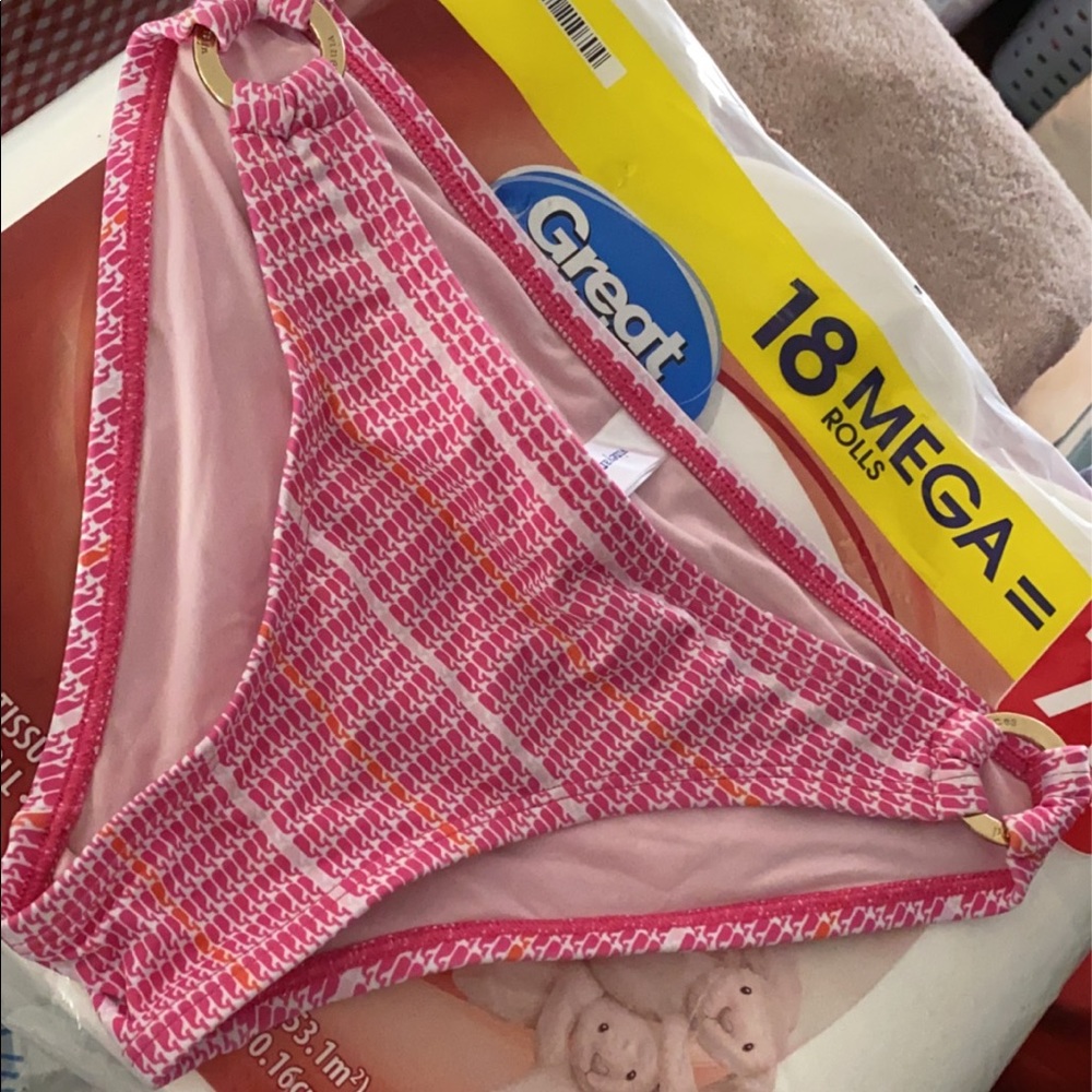 Vineyard Vines bikini no tears or stains.